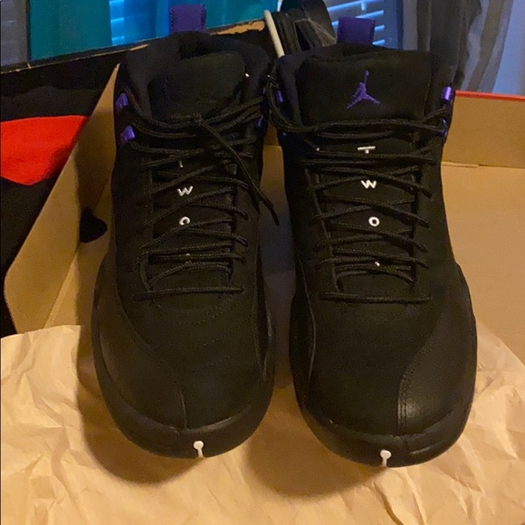 Athletic_Shoes